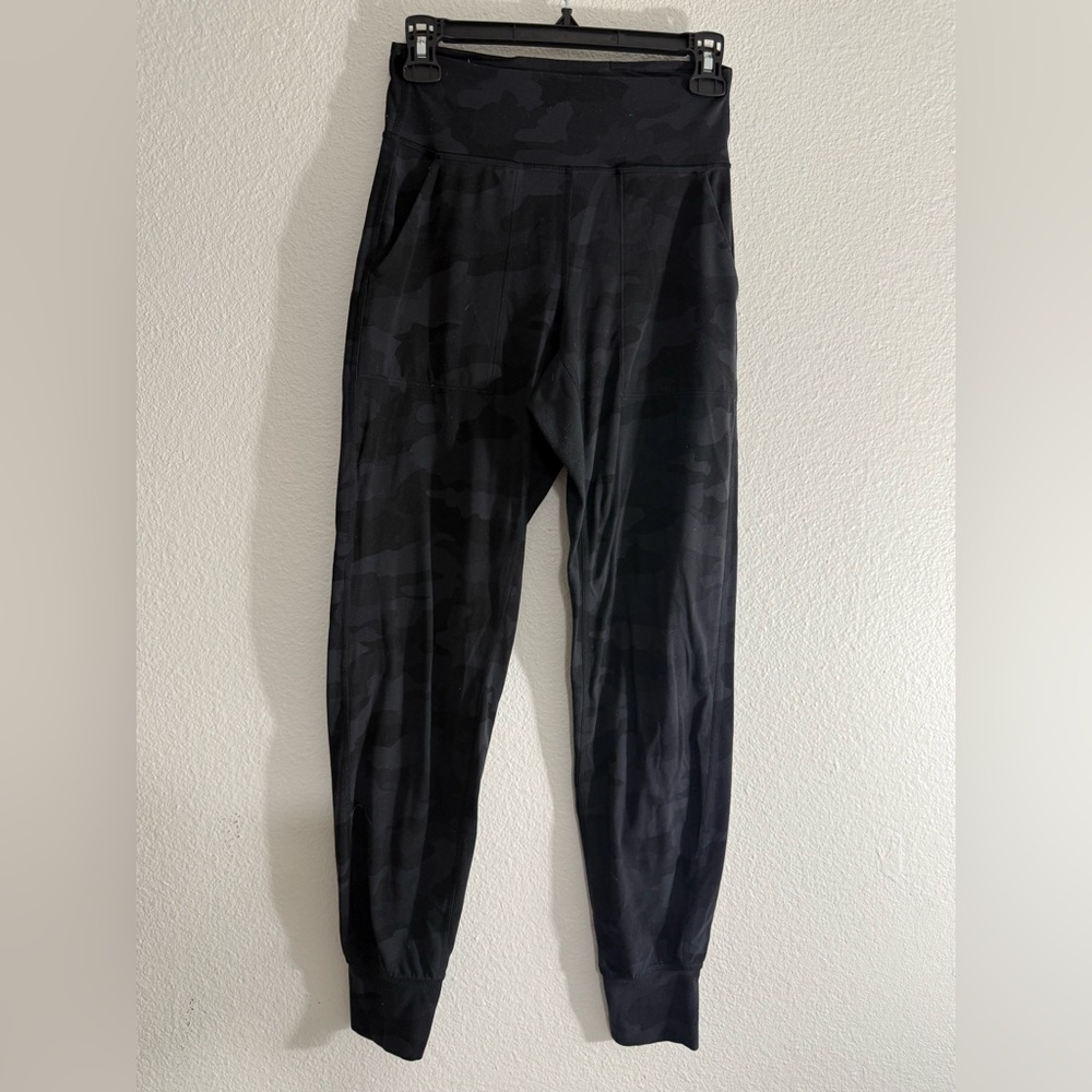 lululemon athletica Black Camo Leggings - Picture 2 of 5